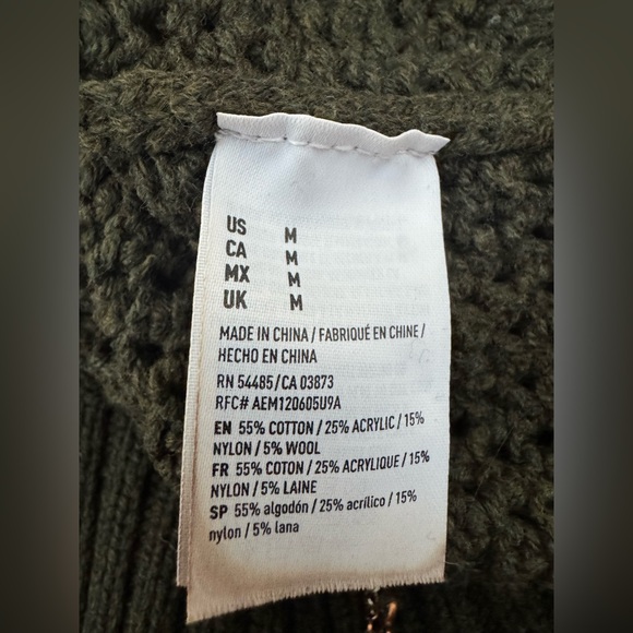 American Eagle Outfitters Dark Green Knit Sweater Euc medium - Picture 8 of 8